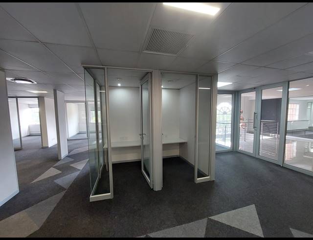 283M² OFFICE TO LET IN BRYANSTON